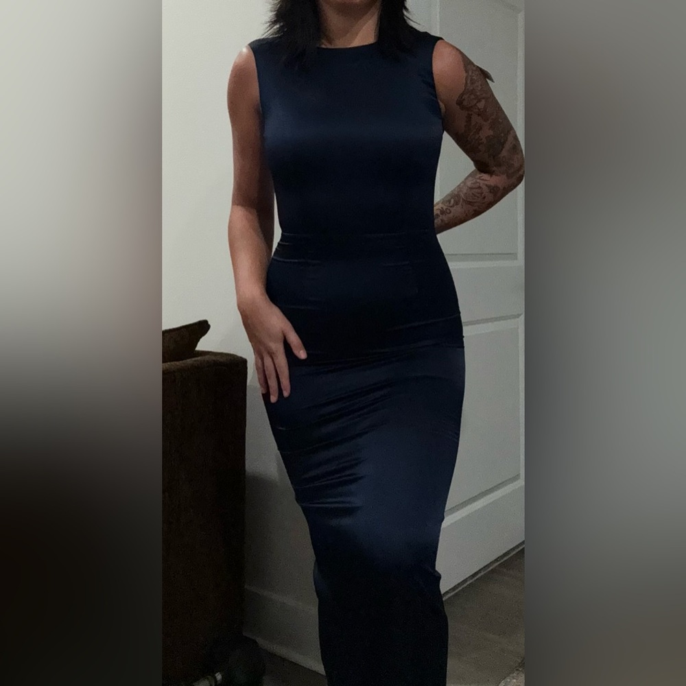 Elegant Navy Blue Sleeveless Dress